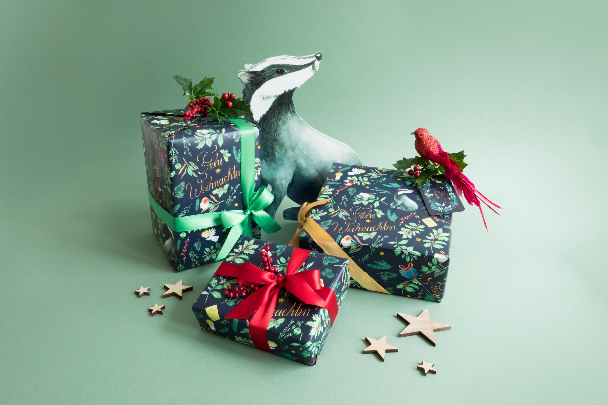 Christmas stationery inspired by forest animals, plants and an angel, painted in watercolour and printed on high-quality paper by Huber und Lerner. Showing a wrapping paper for gifts in blue 01